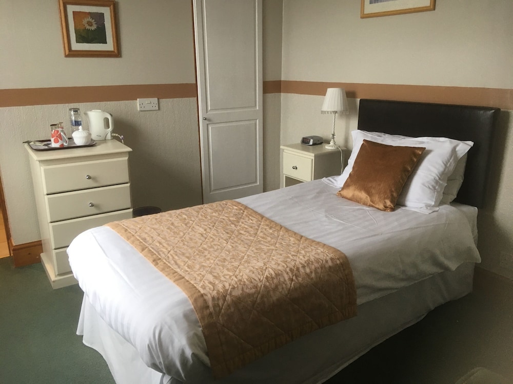 Grove House Guest House 7/34