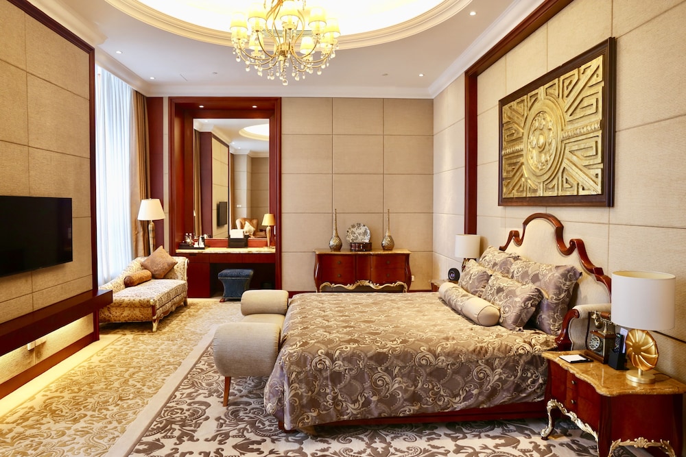 Crowne Plaza Shenzhen Futian 14/86