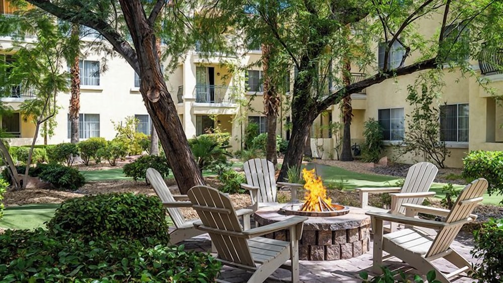 Club De Soleil All-Suite Resort 37/44