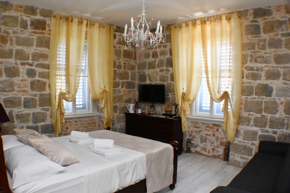 PIETRA ROSSA Luxury Rooms 18/66