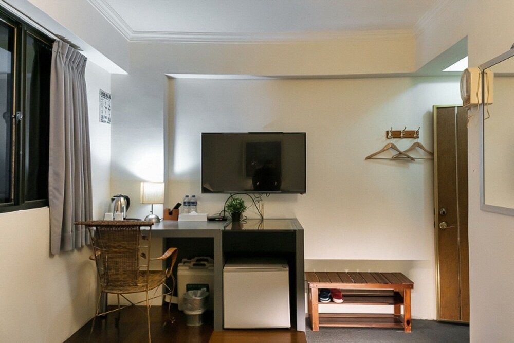 Lienfook Hostelry 48/54
