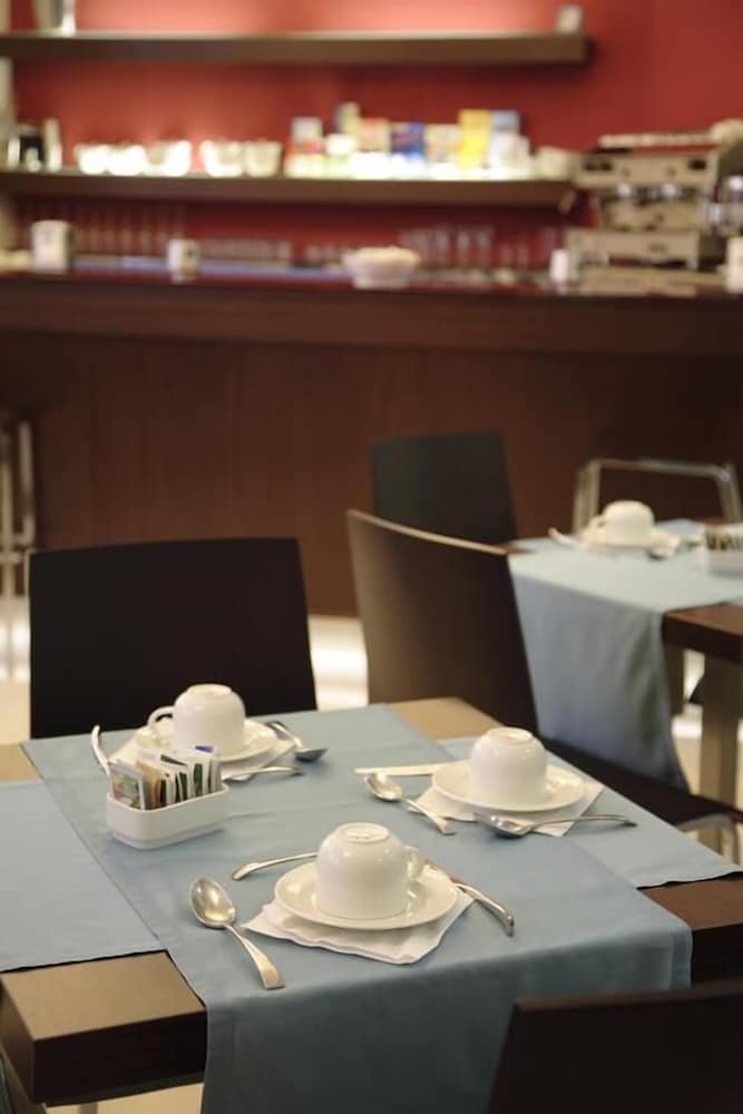 restaurant cafeteria