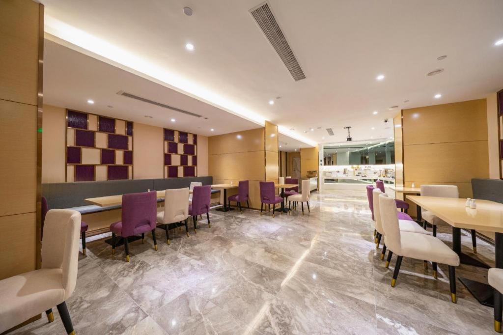 Lavande Hotel (Shenzhen Jingtian Metro Station) 15/46
