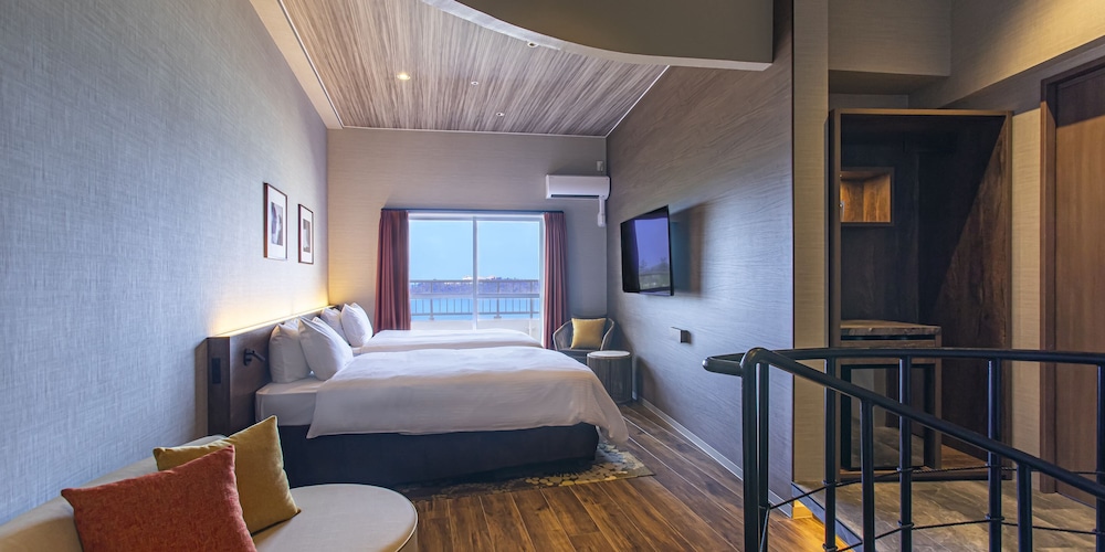 Suncoast, Ocean, Suite, 4 Beds