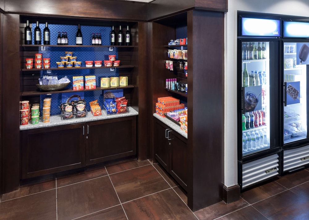 Hampton Inn Suites By Hilton Omaha Downtown 39/46