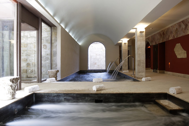 swimming pool spa