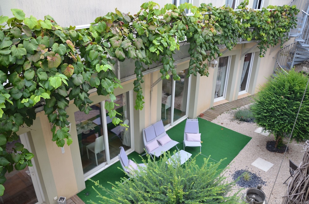 Hotel A La Villa Boucicaut 66/74