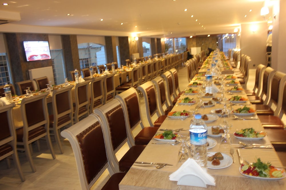 Neba Royal Hotel 40/50