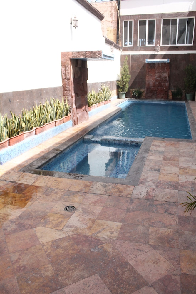 Hotel Rincón Real Suites 46/48
