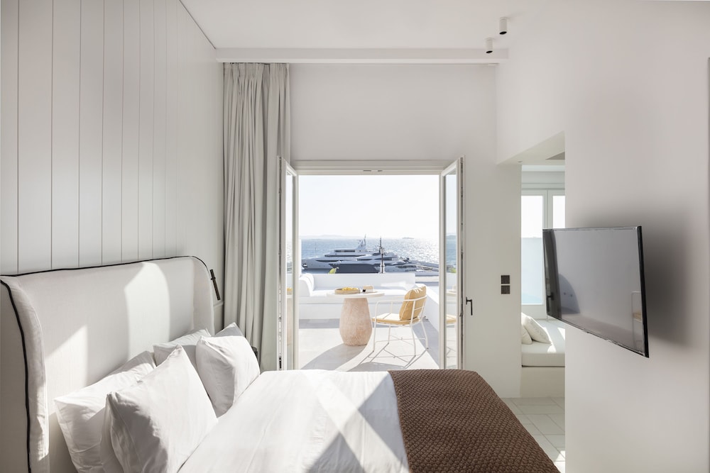 Porto Mykonos Hotel 53/69