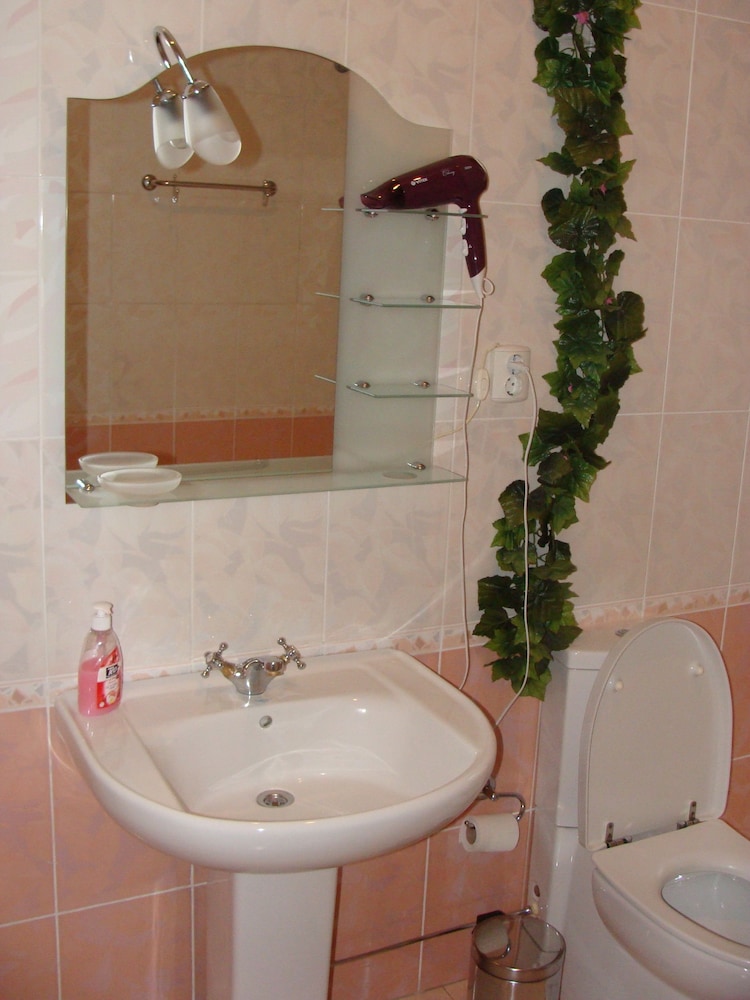 Hotel Lidia 63/65