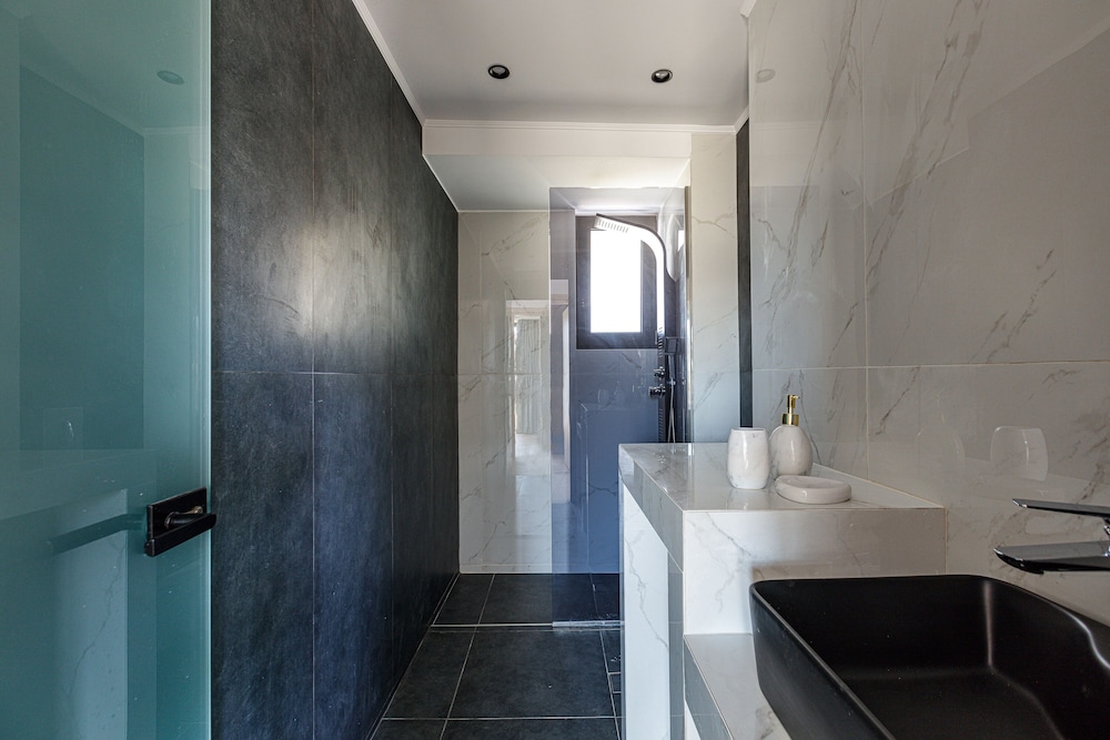 Sapphire Blue Suites 83/87