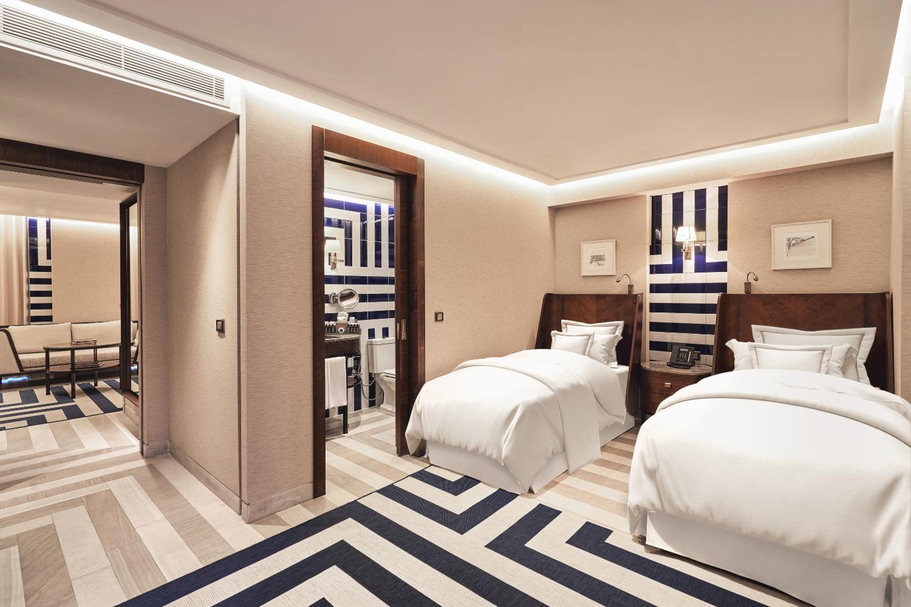 2 Bedrooms, Friends and Suite
