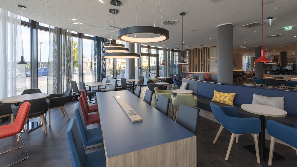 Holiday Inn Express Dusseldorf Hauptbahnhof 48/59