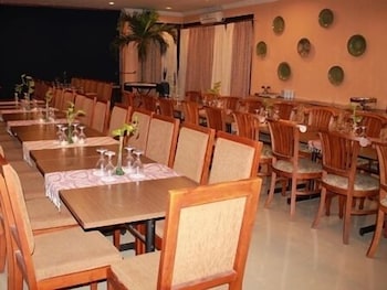 New Siliwangi Hotel Restaurant 15/25