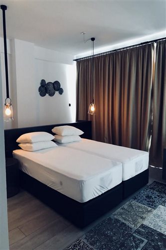 Deluxe, Suite