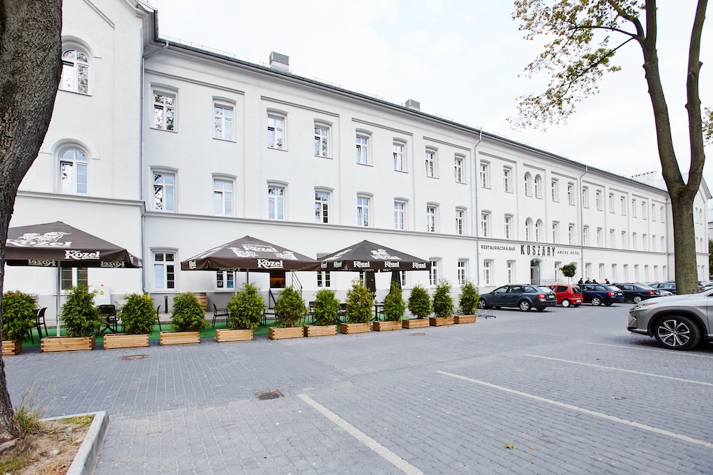 Koszary Arche Hotel 40/50