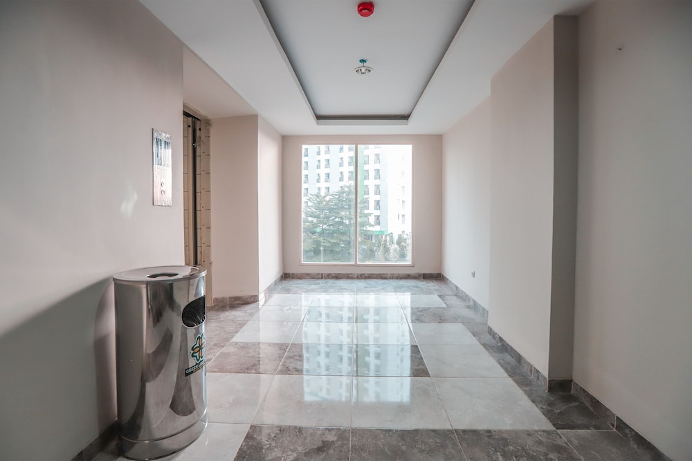 OYO 498 Green Lake View Ciputat 20/65