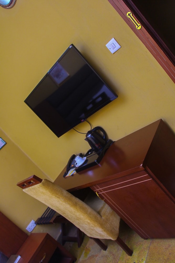 Banex Hotel And Suites 39/50