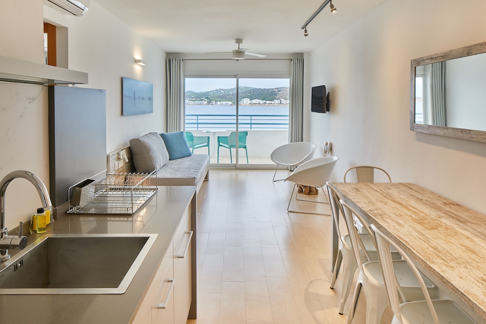 Playa Bella Beach Apartments 20/50