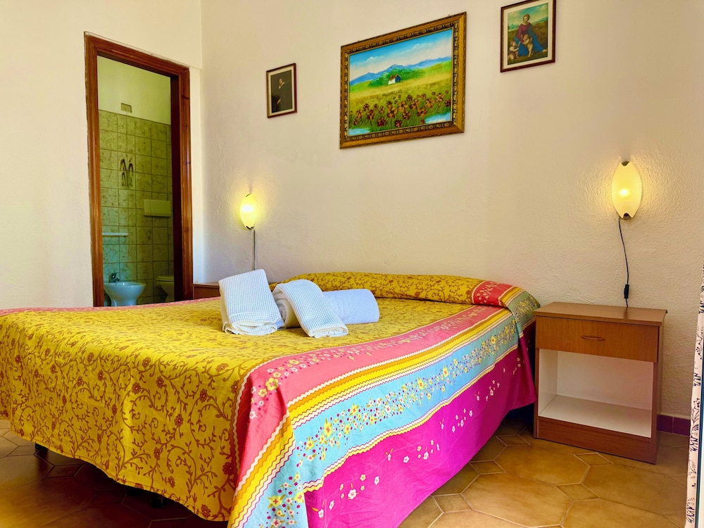 Room, Double Bed