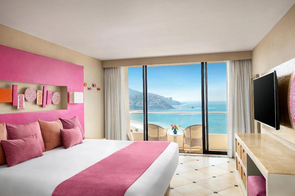 Sun Club, Deluxe, King Bed, Ocean View