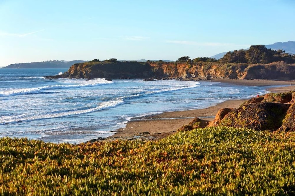 Sands by the Sea 4/23