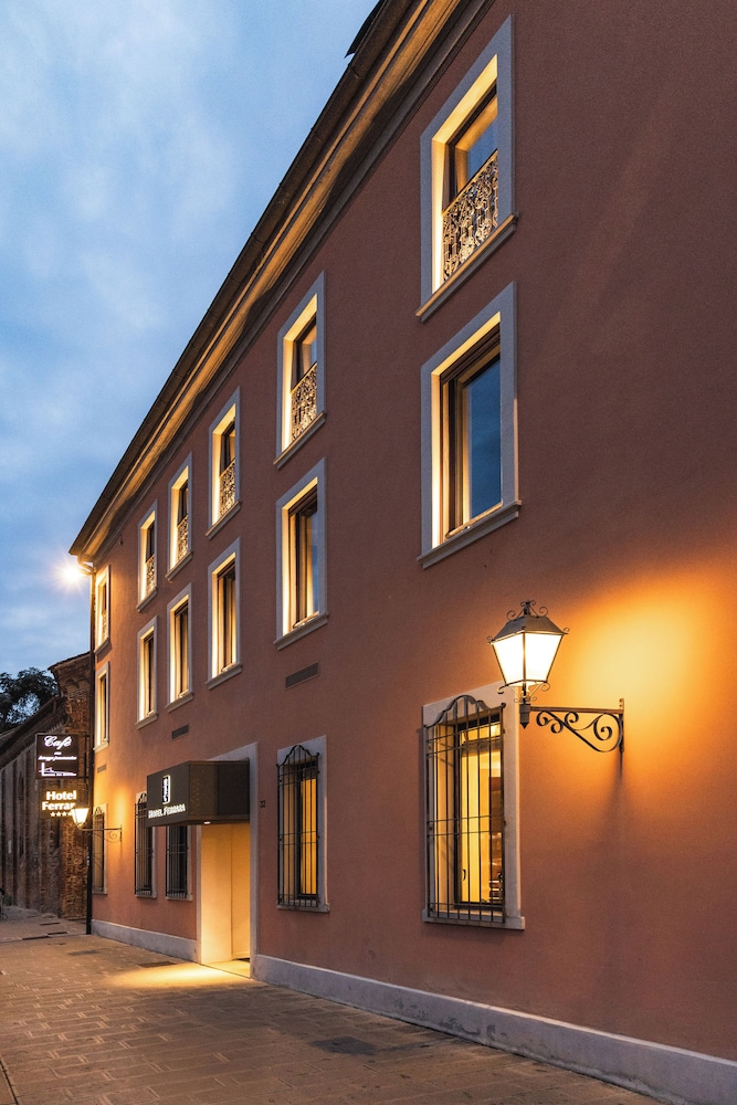 Ferrara Hotel 61/66