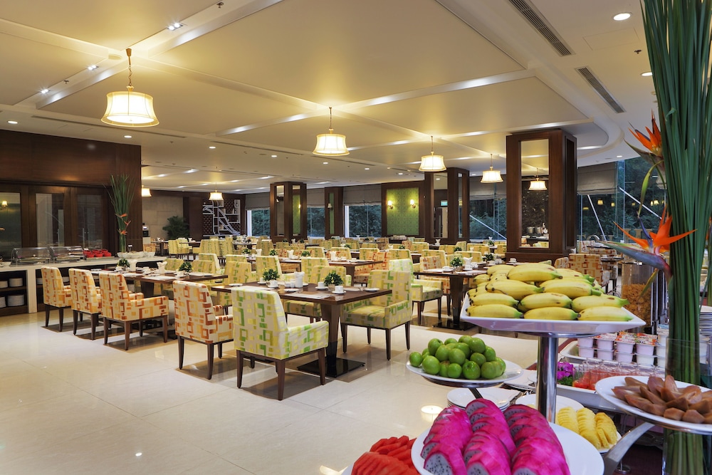Central Palace Hotel 37/58
