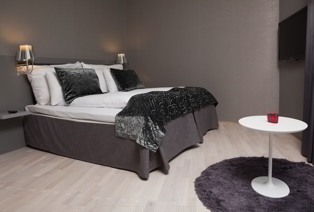 QUALITY HOTEL WATERFRONT 12/47