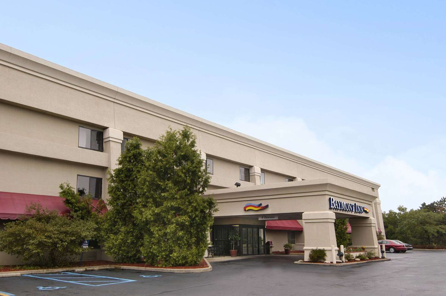 Baymont by Wyndham Battle Creek/I-94 8/9