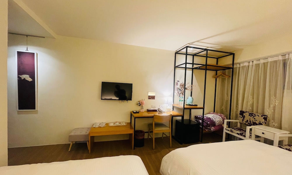 River Hotel 26/45
