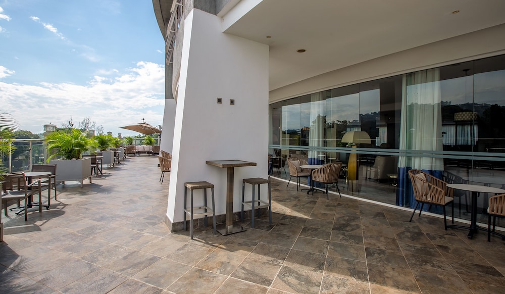 Golden Tulip Canaan Kampala 3/69
