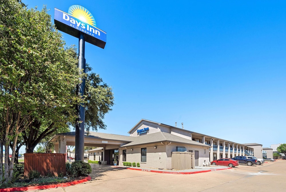 Days Inn by Wyndham Round Rock 2/43