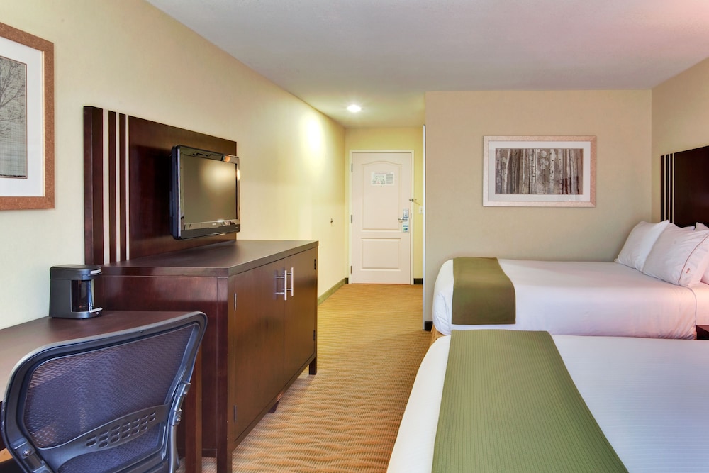 Holiday Inn Express Hotel & Suites Hamburg 20/47