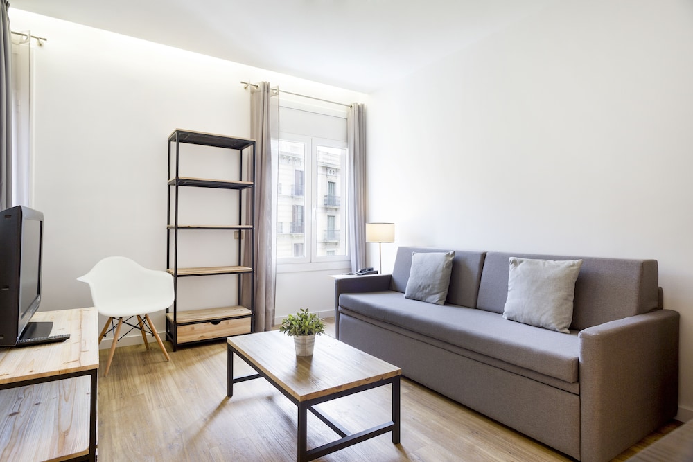 Amister Apartments 22/43