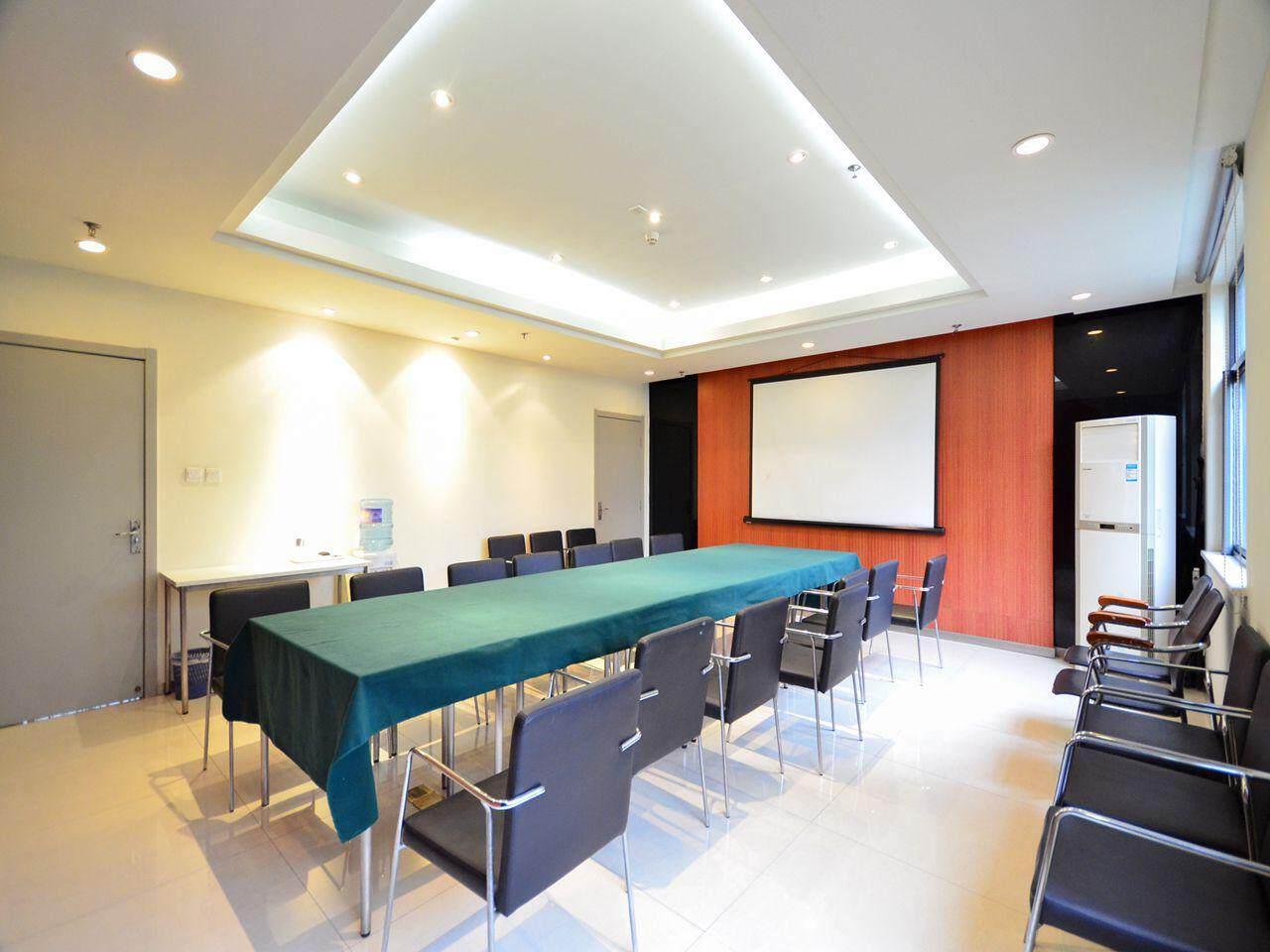 Campanile Hotel (Wuhan East Lake, Xudong Street, Qunxingcheng Metro Station) 34/45