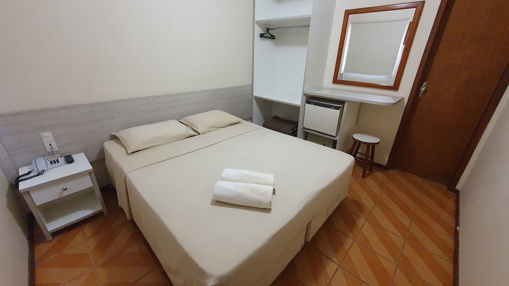 ECONOMY, DOUBLE OR TWIN BED
