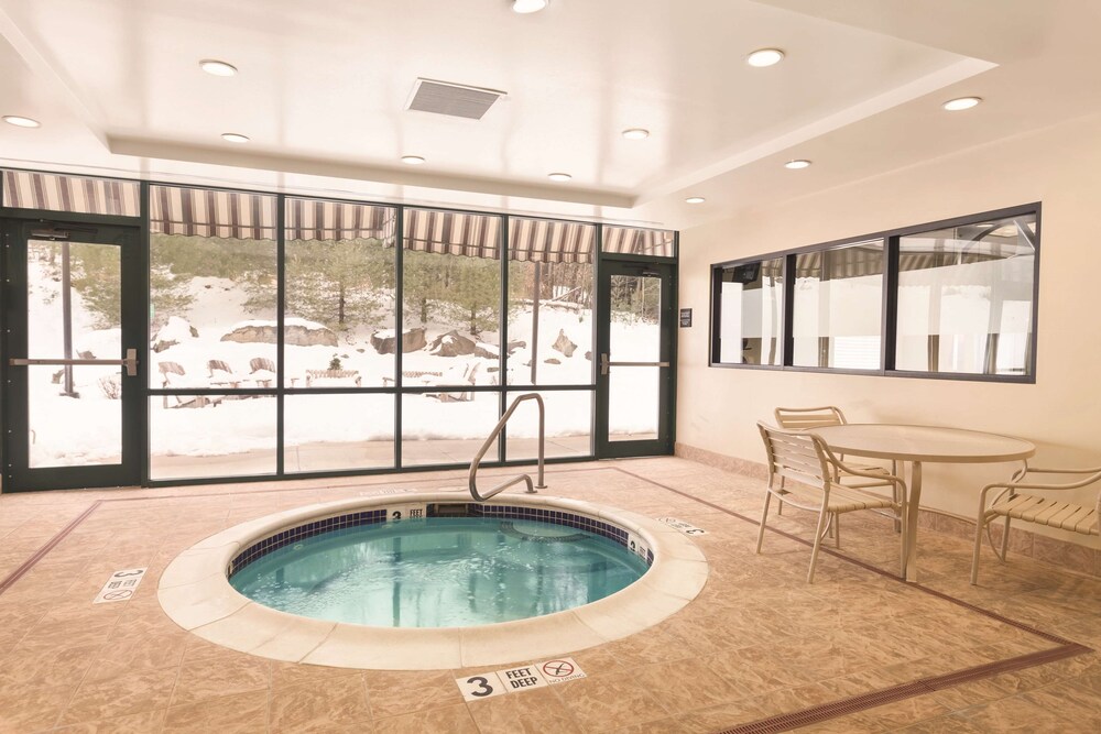 Hampton Inn Suites Lake George 29/61