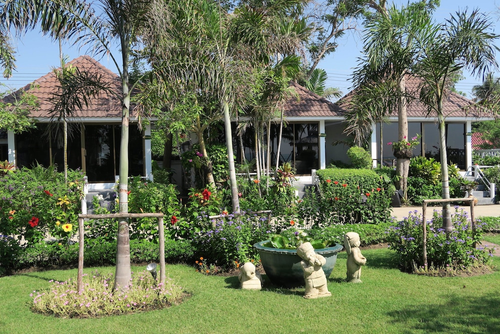 Chomtalay Resort At Had Chaosamran Beach 24/34