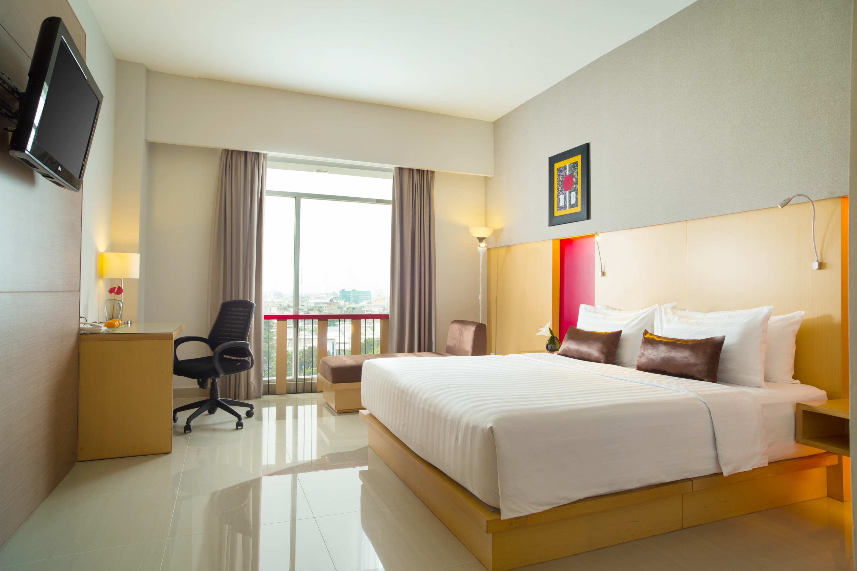 غرفة بريميير بسرير كوين، Hotel Santika Premiere Dyandra Medan 2/3