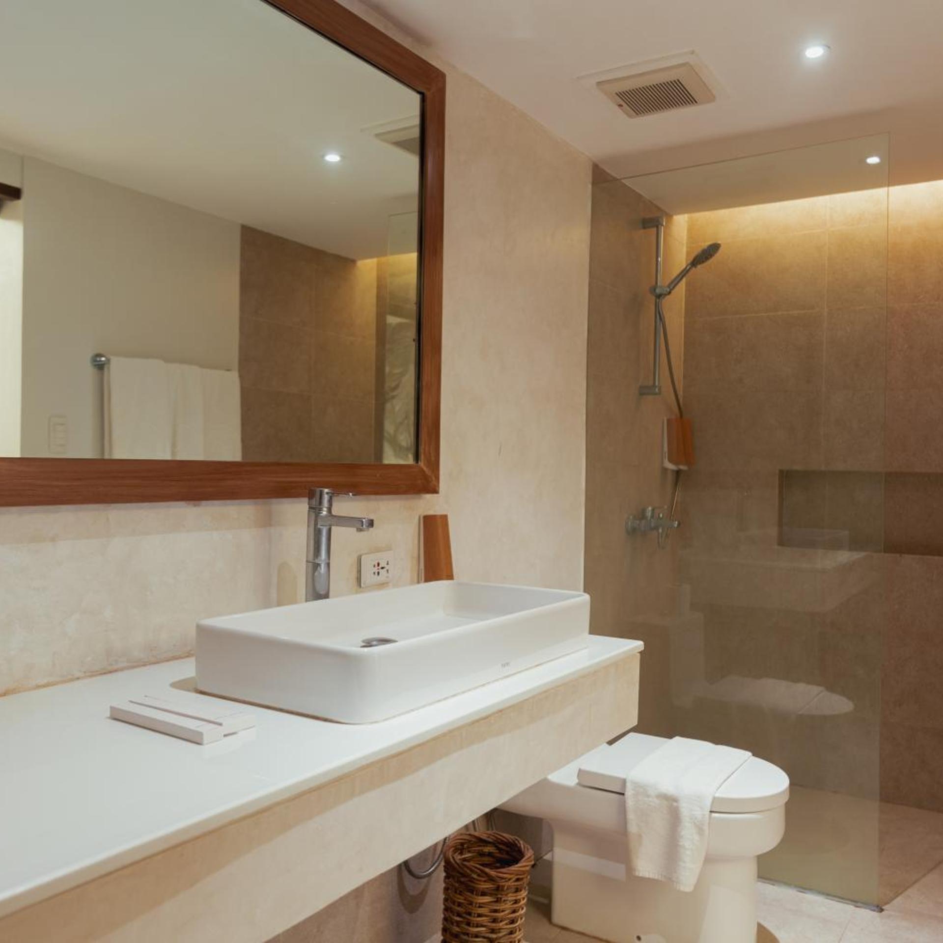 Isla Amara Boutique Resort 36/39