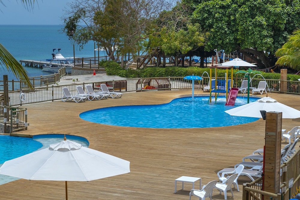 Hotel Isla Del Encanto 8/61