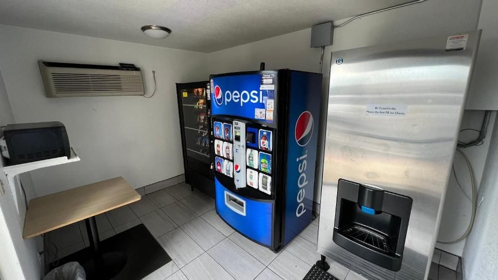 Motel6 Sacramento, CA - North 41/59