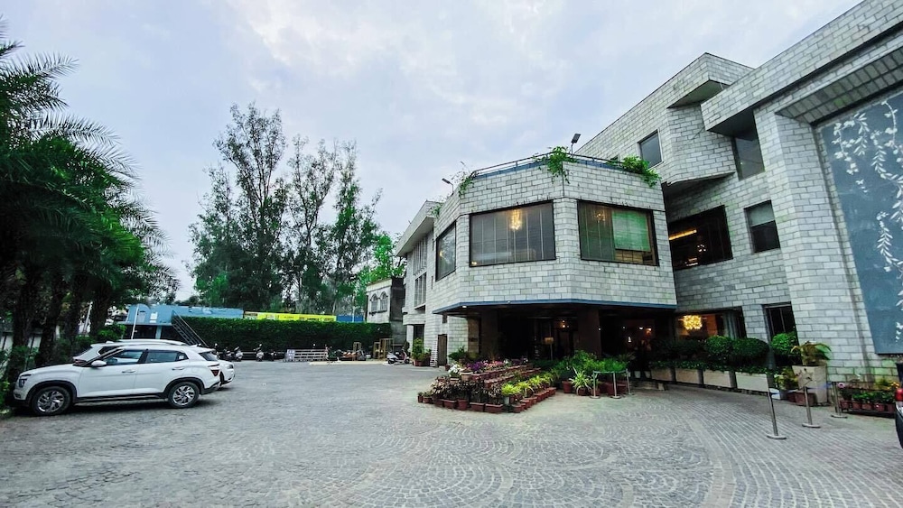 Hotel Natraj 27/35