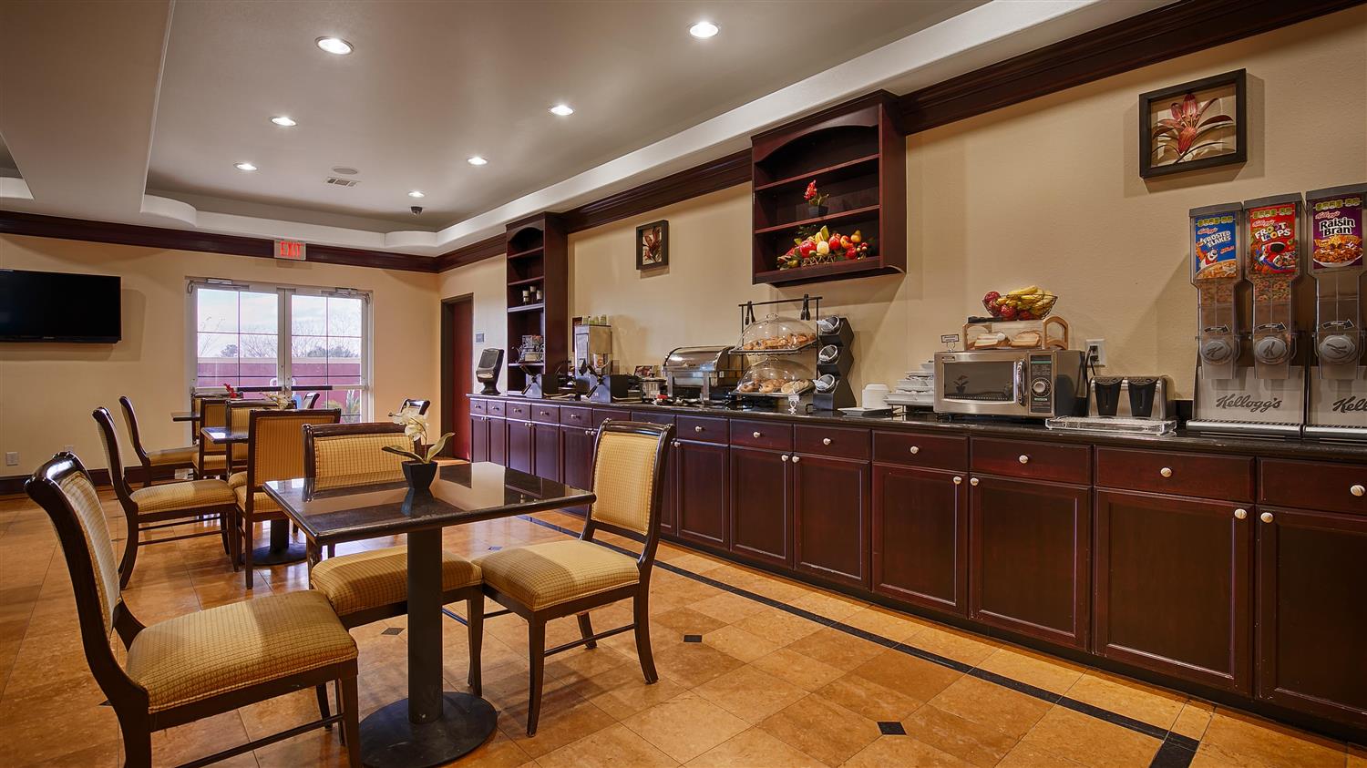 Best Western Plus Manvel Inn & Suites 4/7