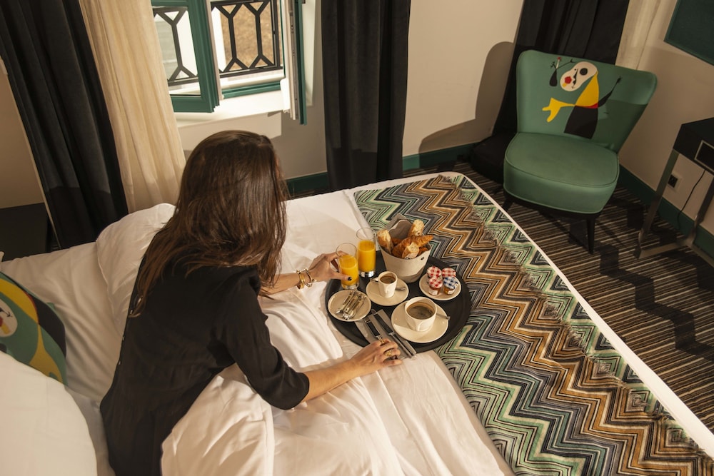 Mom Art Hotel 56/71