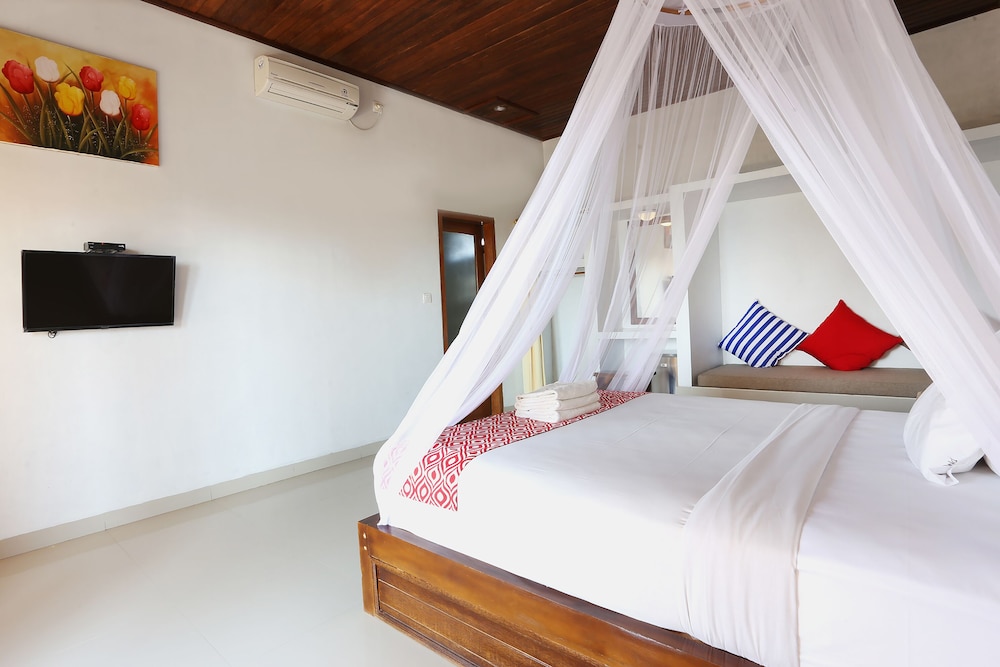 SUPERIOR, QUEEN BED, OCEAN VIEW