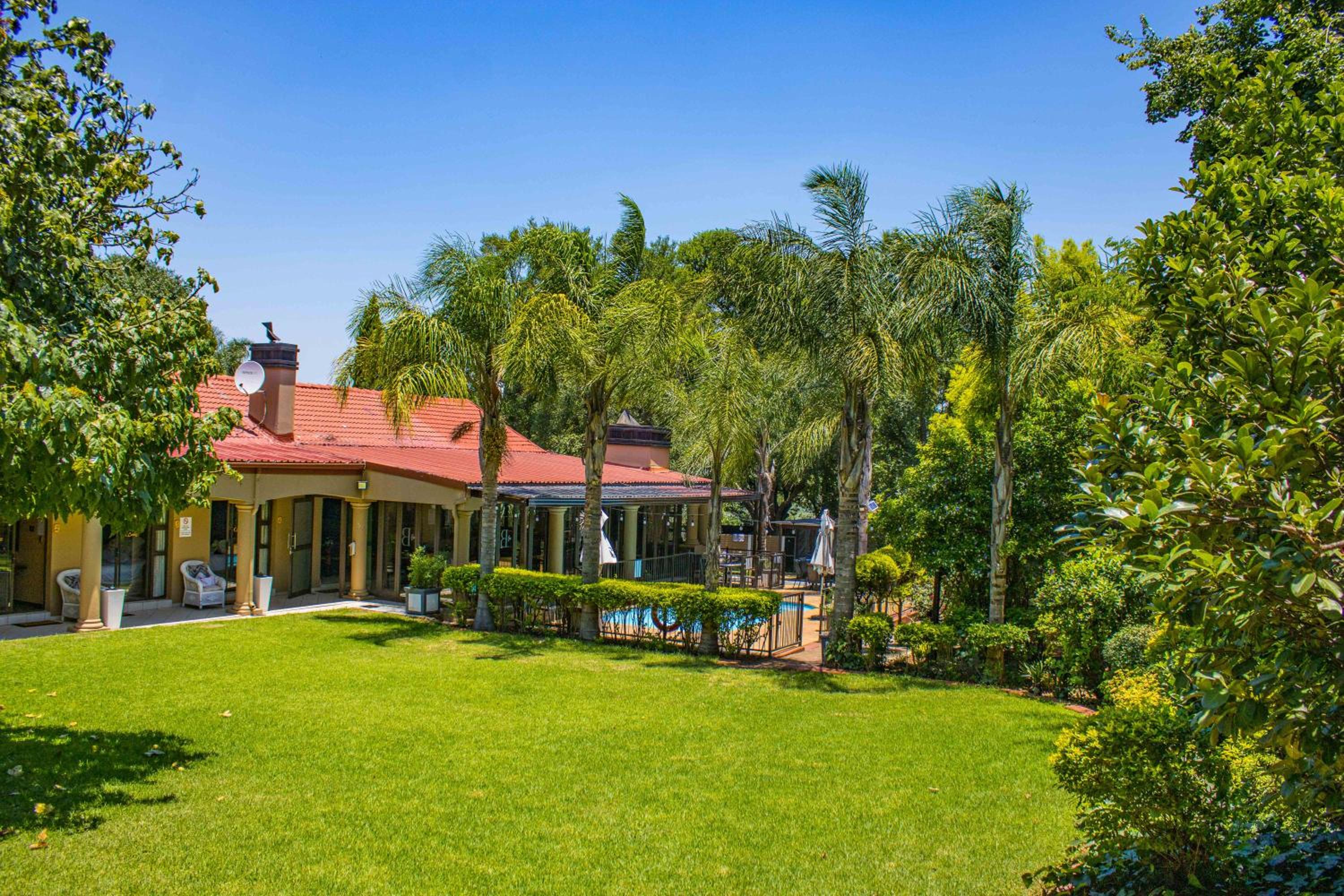 Hutten Heights Lodge 15/23