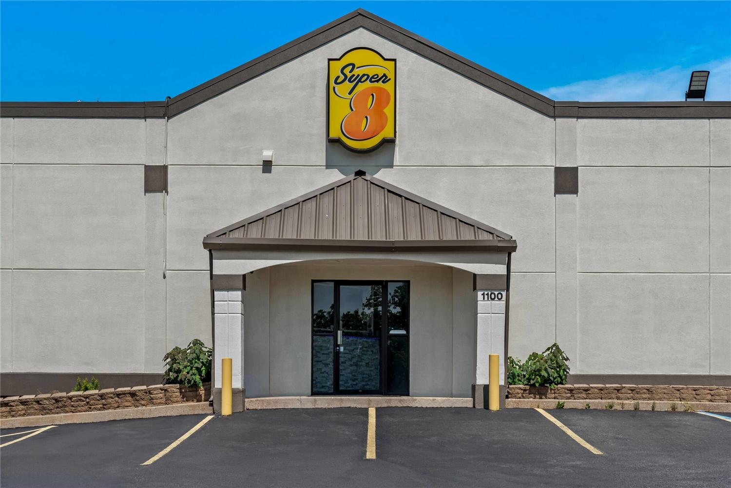 Super 8 Brownsburg Indianapolis Area 10/15